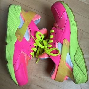 NIKEiD Air Huarache Neon Pink size 8.5